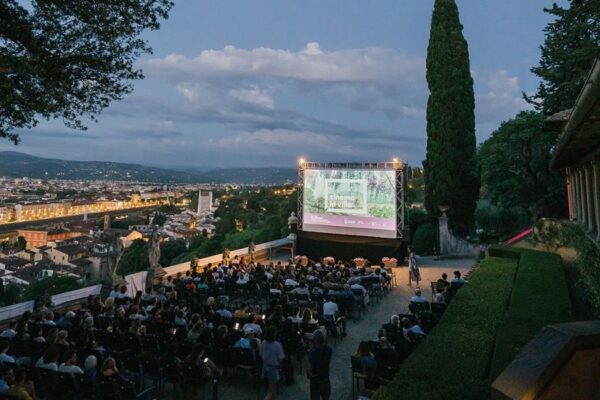 “Cinema in villa”, continua fino al 30 agosto la programmazione dell’arena estiva sulla Terrazza Belvedere del Giardino Bardini